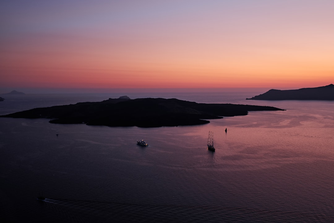 Traumhafte Sonnenuntergänge in Oía, Santorini - Nik. Nomikou | Secret World Trip Planner