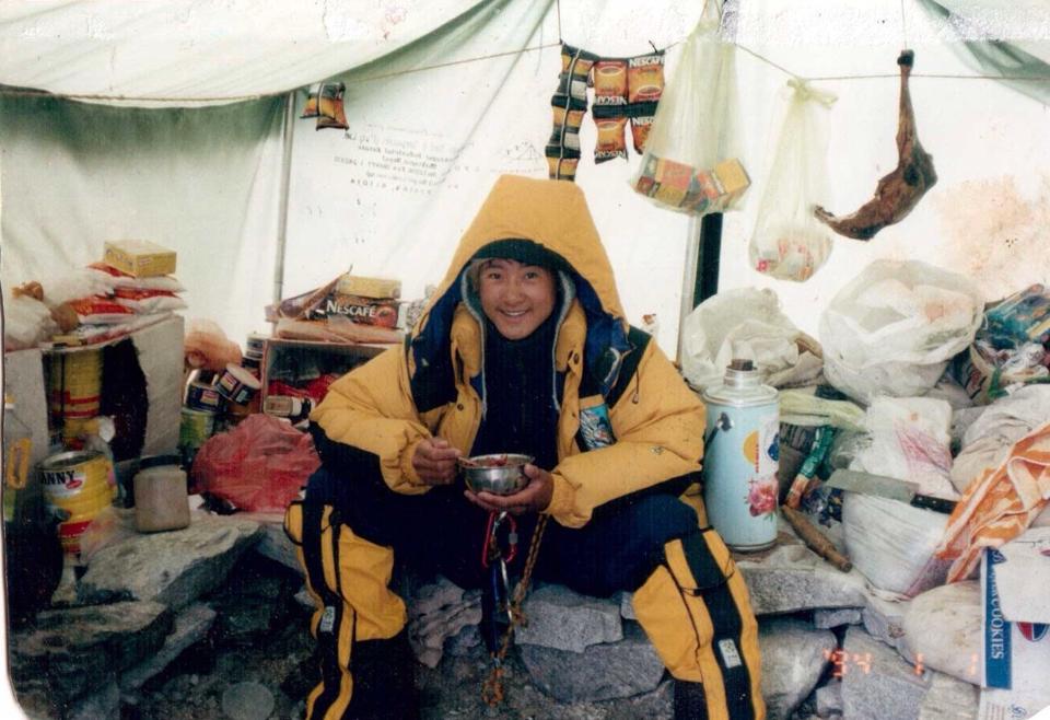 Sentieri verso il Campo Base Everest: un Trekking Indimenticabile - XRWH+JHJ | Secret World Trip Planner