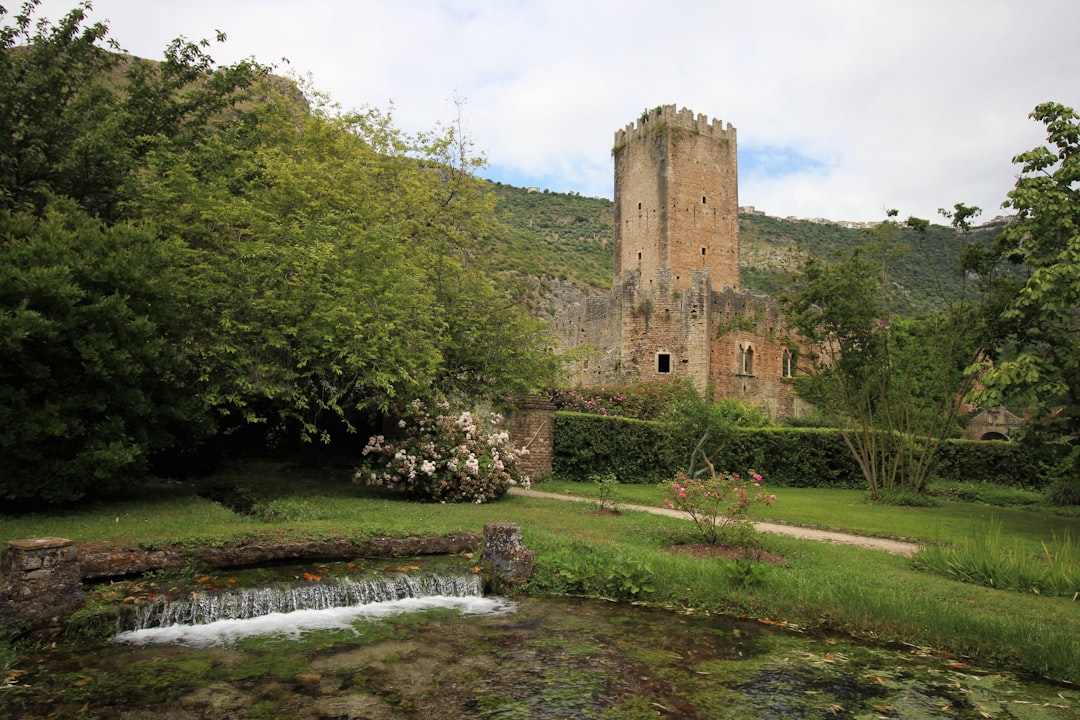 Giardino di Ninfa: Un Paradiso Romantico in Italia - 68 | Secret World Trip Planner