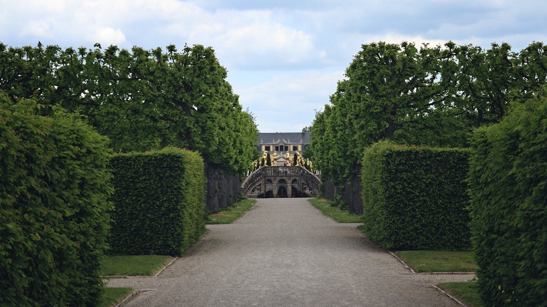 Jardins Reais de Herrenhausen: Um Paraíso Botânico em Hannover - Herrenhäuser Str. 4 | Secret World Trip Planner