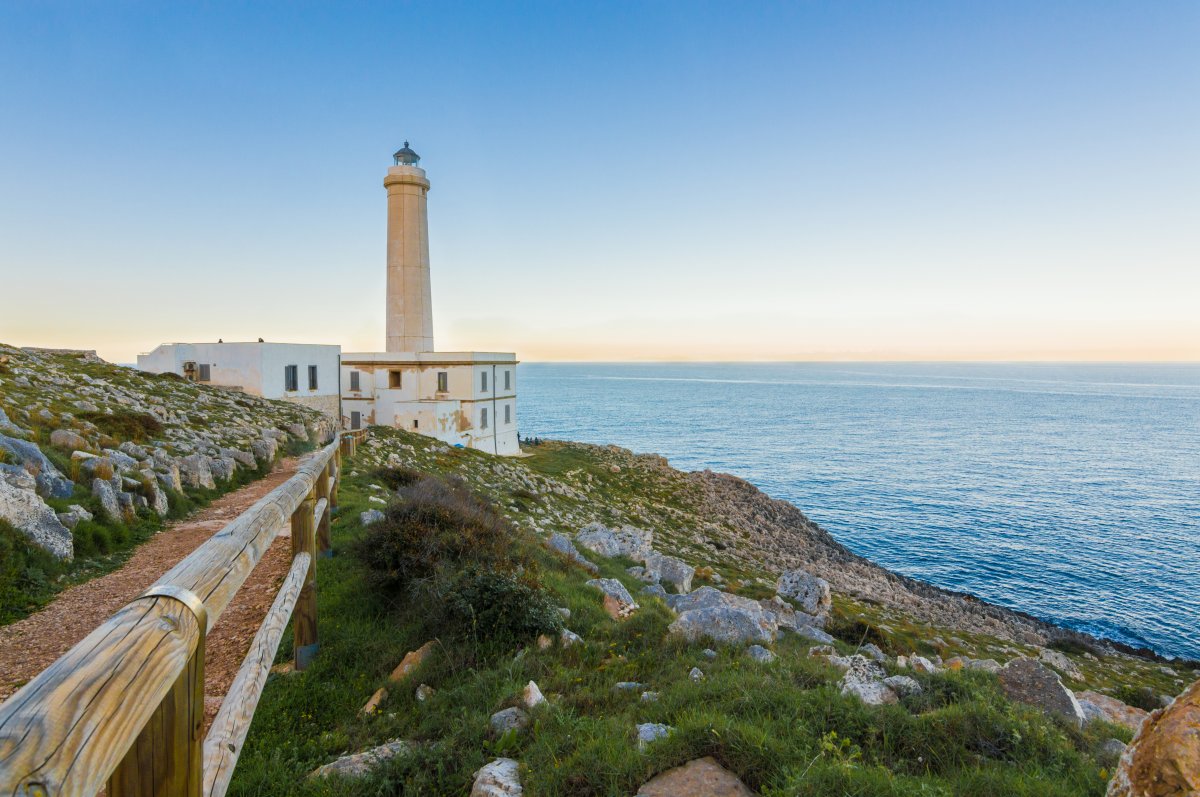 Il Faro di Punta Palascìa: Luce dell'Est d'Italia - Cippano | Secret World Trip Planner