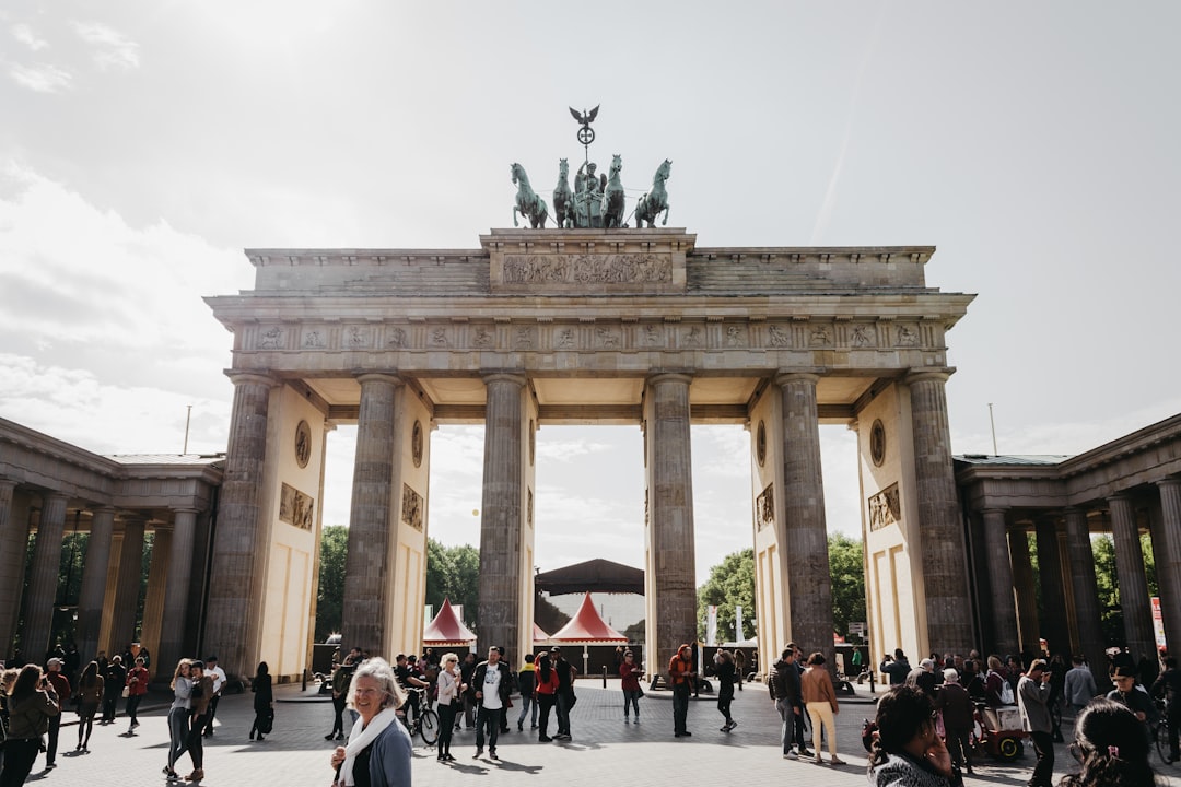 브란덴부르크 문: 베를린의 상징 - Berlin | Secret World Trip Planner