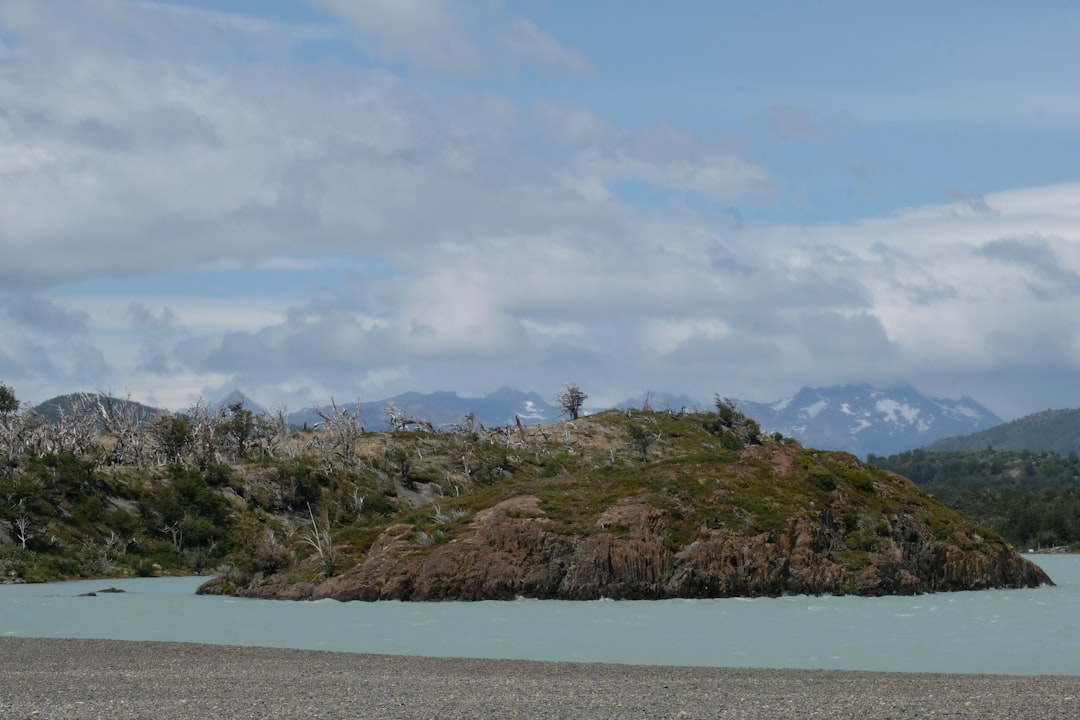 Mirador Lago Grey: un panorama impresionante en Chile | Secret World Trip Planner