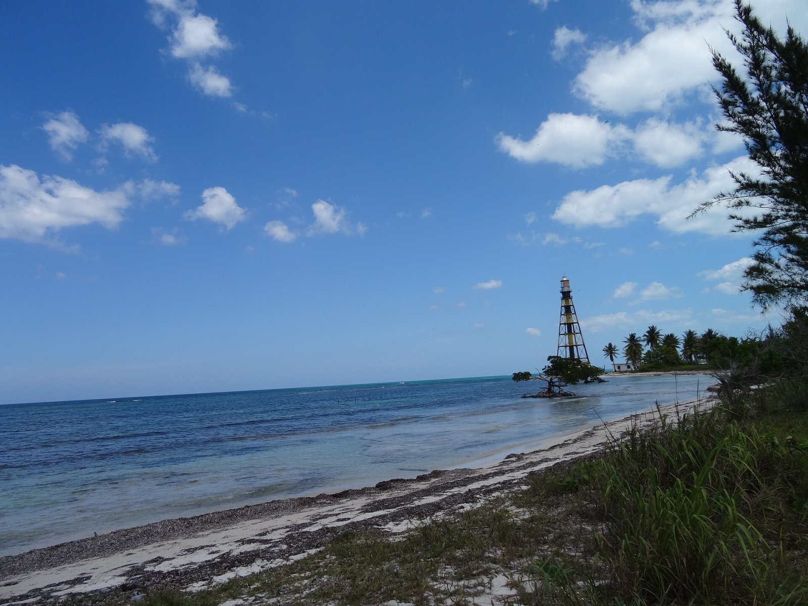 Descubre el Faro de Cayo Jutías: una joya de Cuba - Minas de Matahambre | Secret World Trip Planner