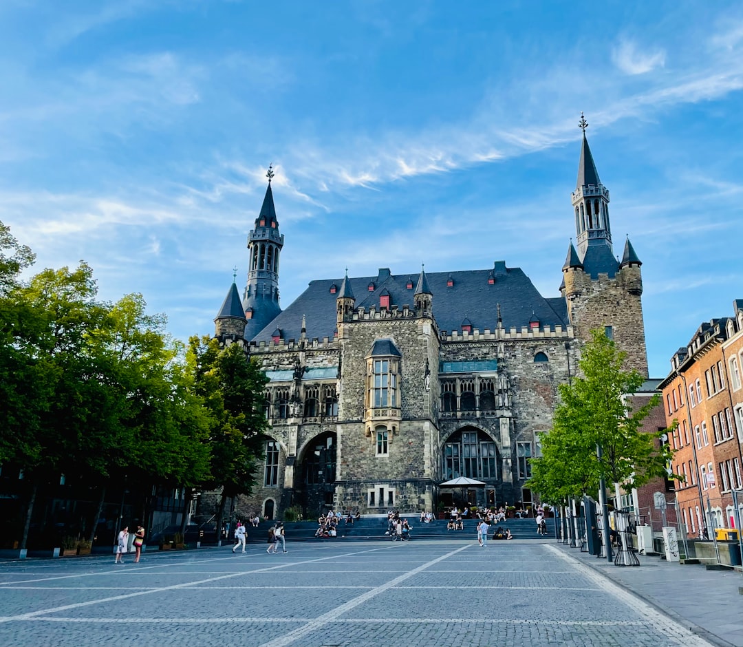 Catedral de Aquisgrán: Un Viaje a la Historia y la Espiritualidad - Aachen | Secret World Trip Planner
