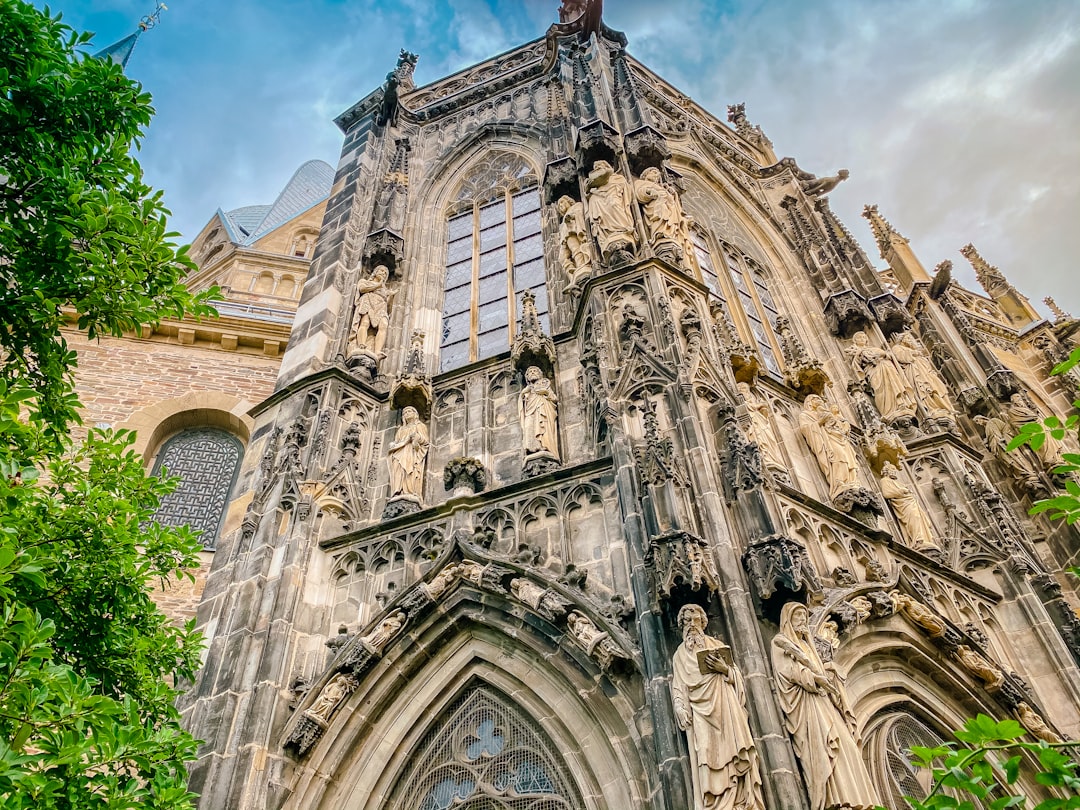亚琛大教堂:历史与精神之旅 - Aachen | Secret World Trip Planner
