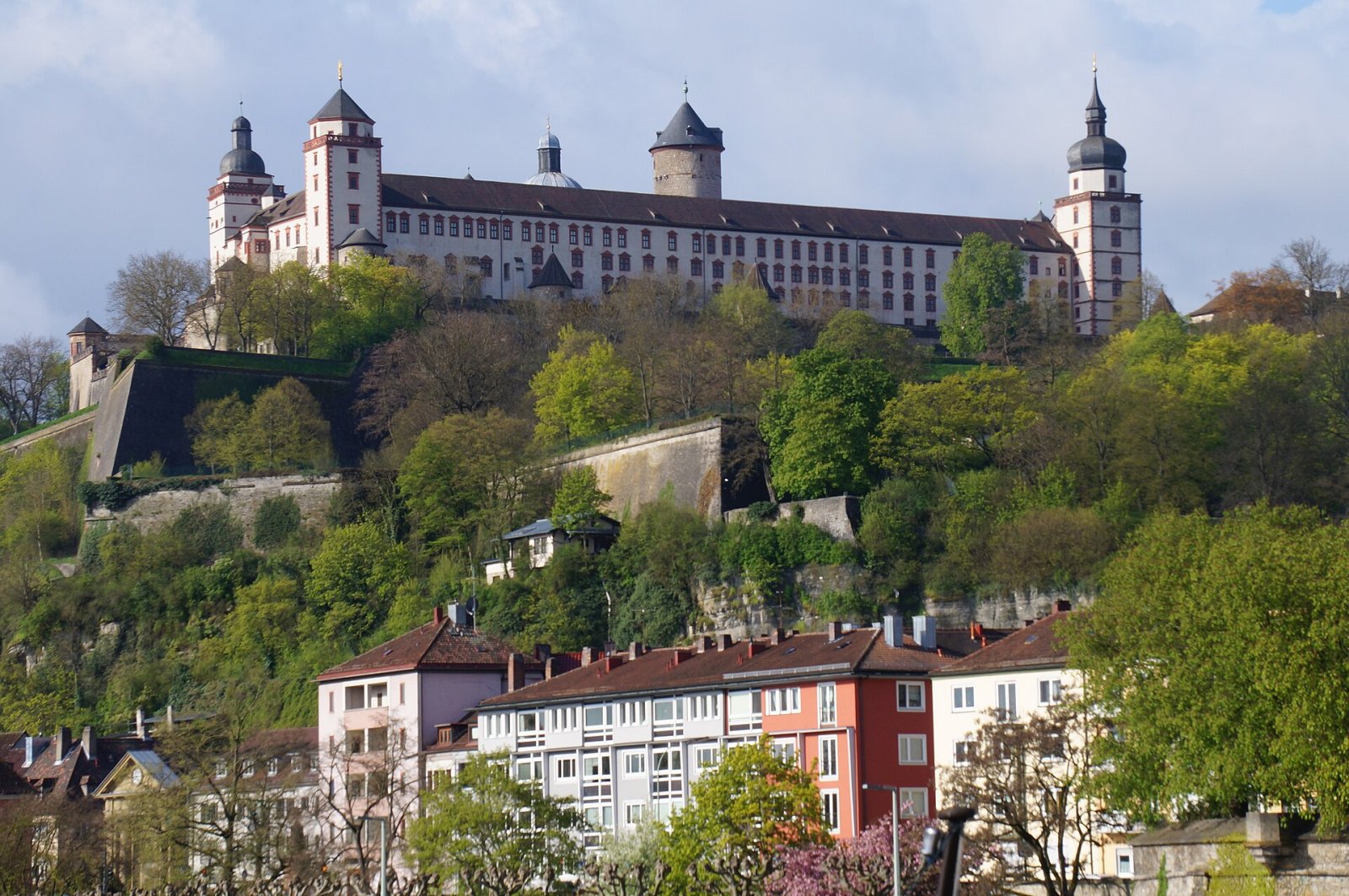 Descubre la Festung Marienberg de Würzburg: Historia y Belleza — Würzburg
