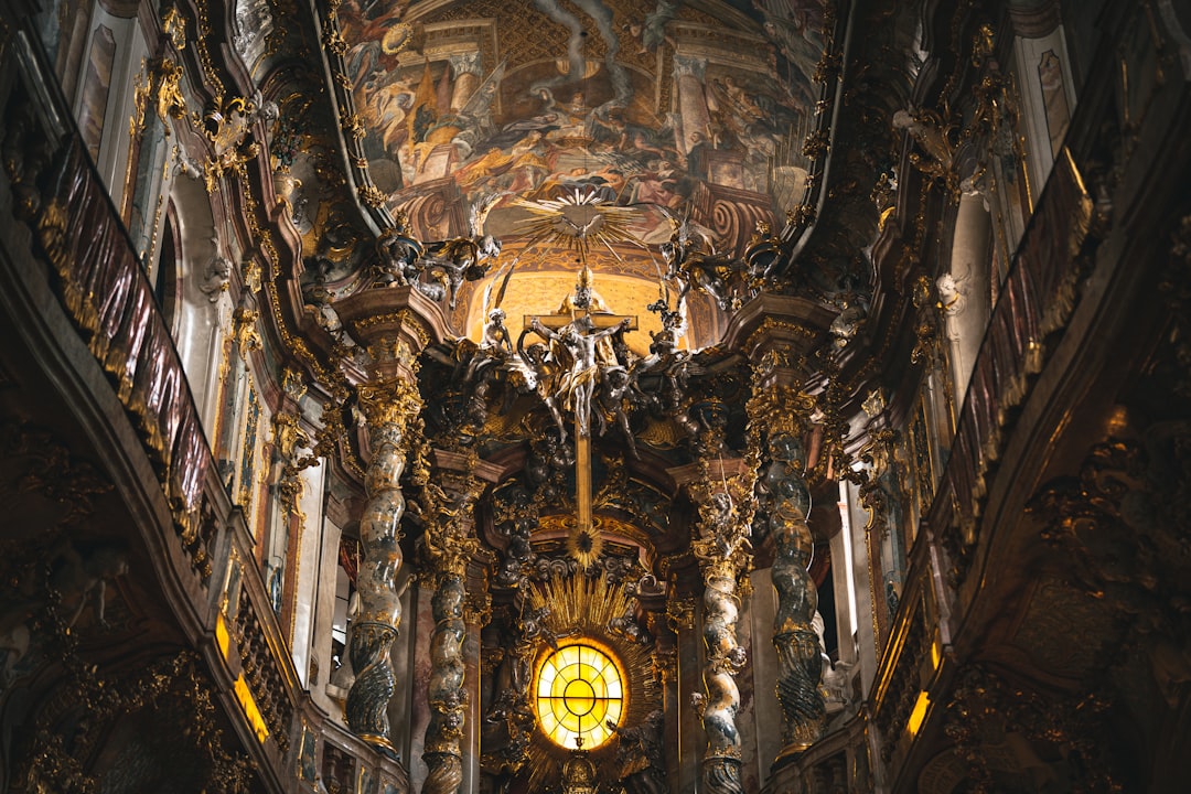 Entdecken Sie die Asamkirche in München: ein barockes Juwel - München | Secret World Trip Planner
