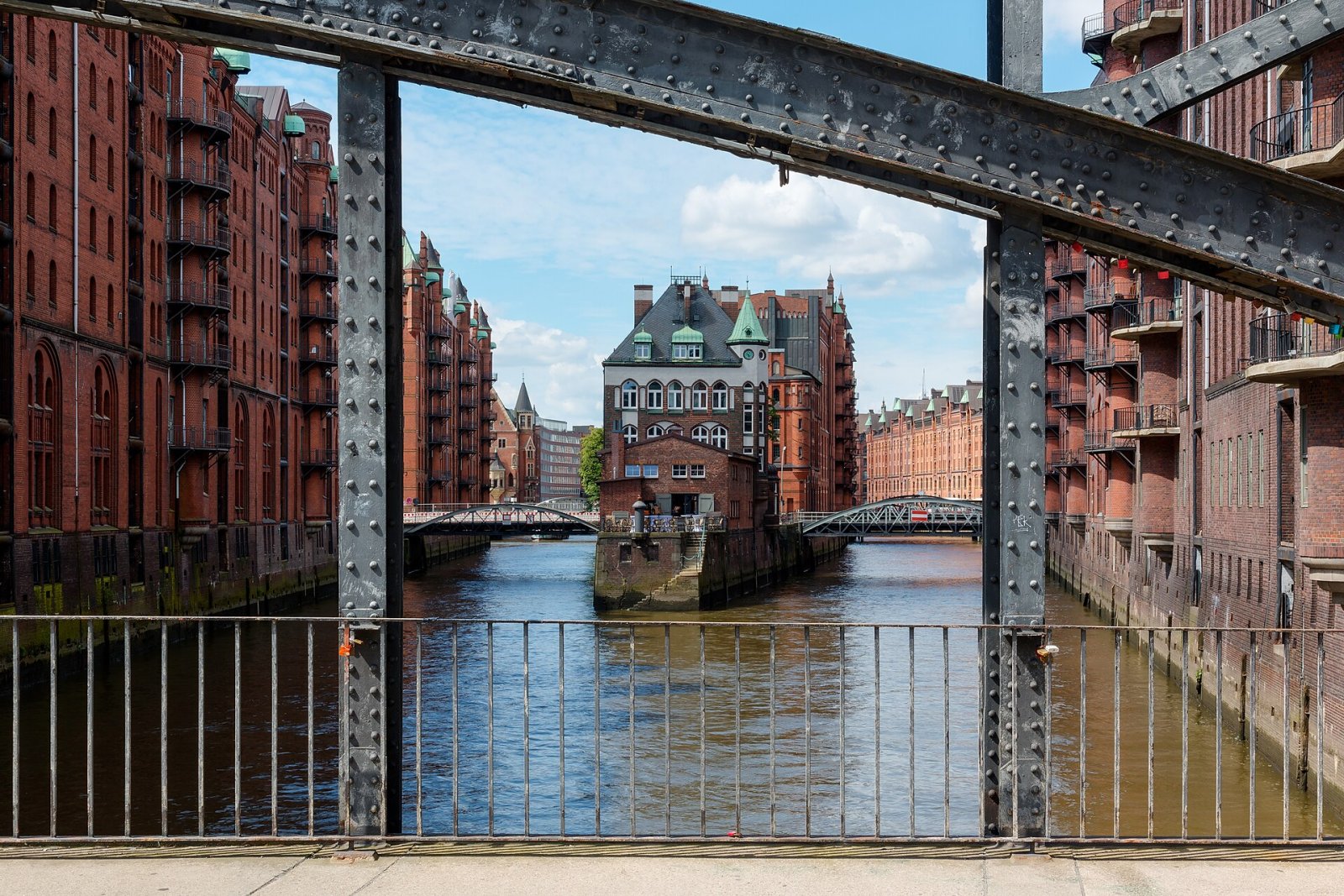 Descubra Hamburg Speicherstadt: História e Belezas - Hamburg | Secret World Trip Planner
