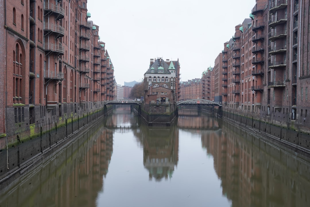 함부르크 스페이허스타트: 역사와 아름다움 - Hamburg | Secret World Trip Planner