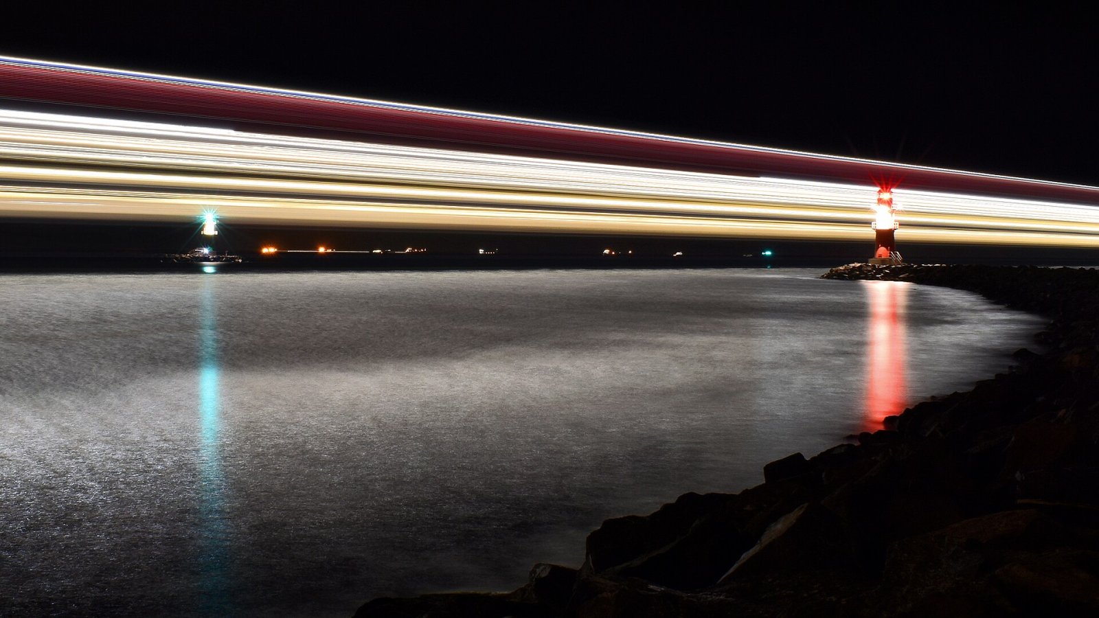 Descubra o Farol de Warnemünde: uma joia de Rostock - Rostock | Secret World Trip Planner