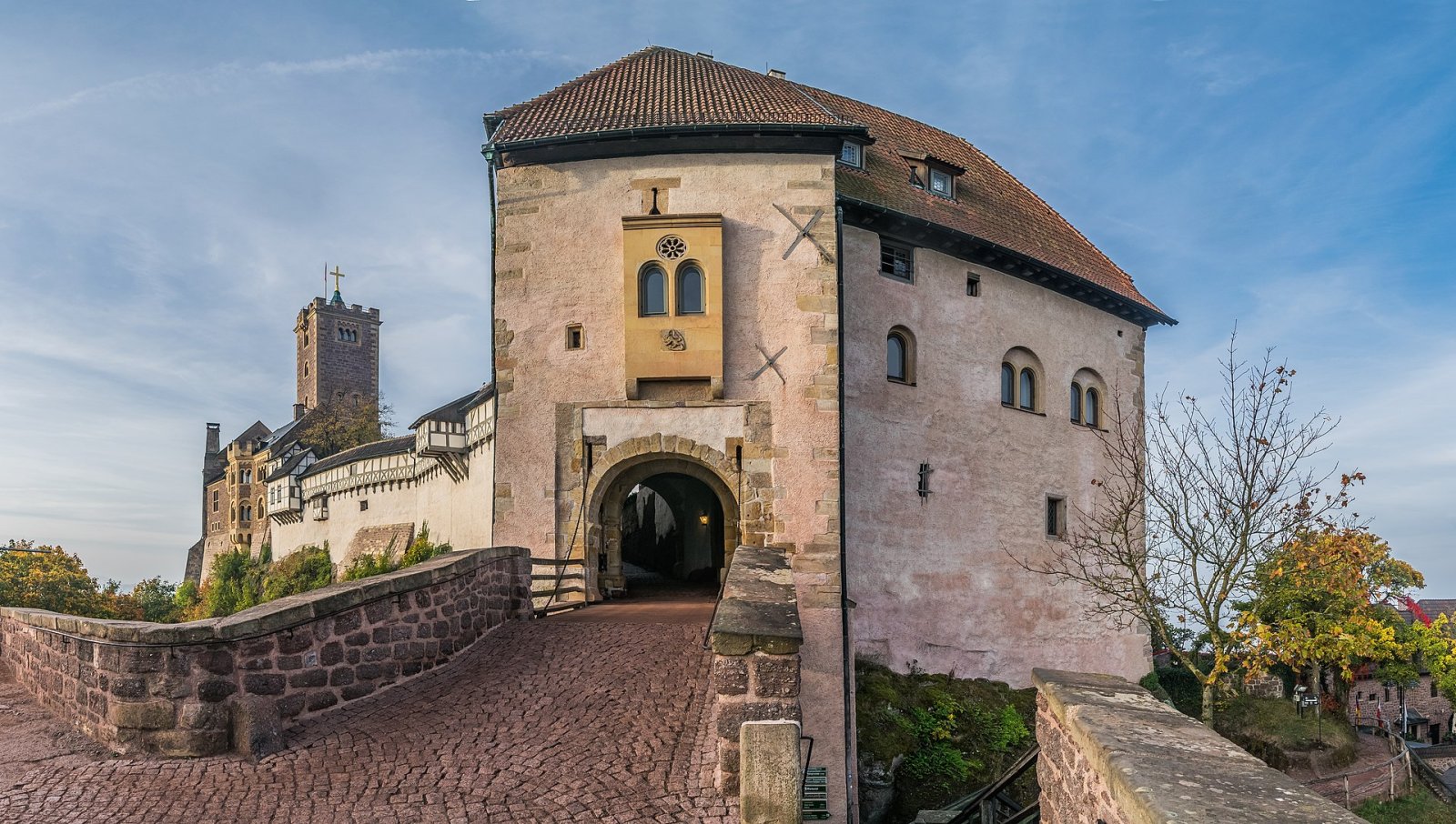 Исследуя замок Вартбург: история и красота в Тюрингии - Eisenach | Secret World Trip Planner