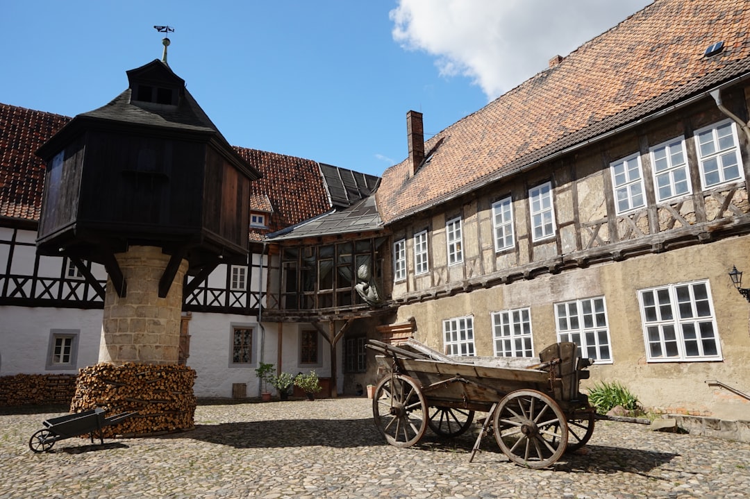퀘들린부르크 수도원: 독일의 중세 보석 - Quedlinburg | Secret World Trip Planner
