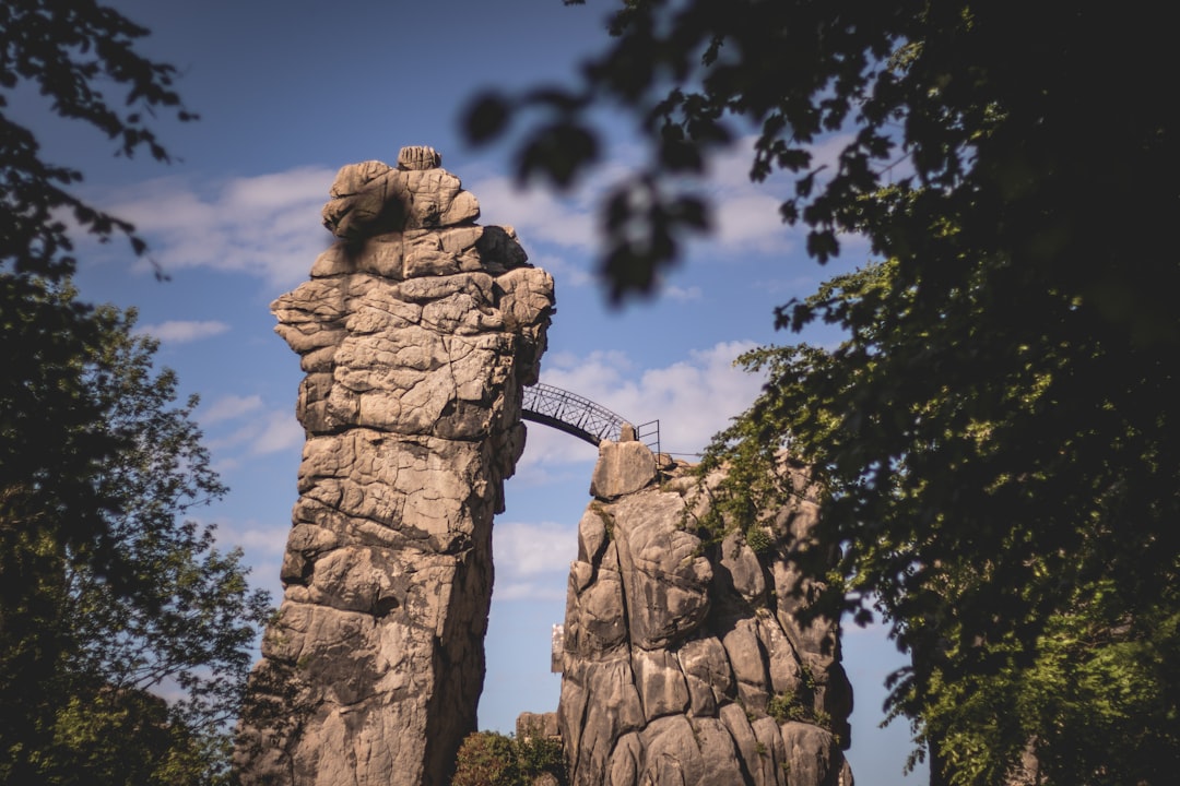Die Externsteine erkunden: Eine Reise durch die Geschichte Deutschlands - Horn-Bad Meinberg | Secret World Trip Planner