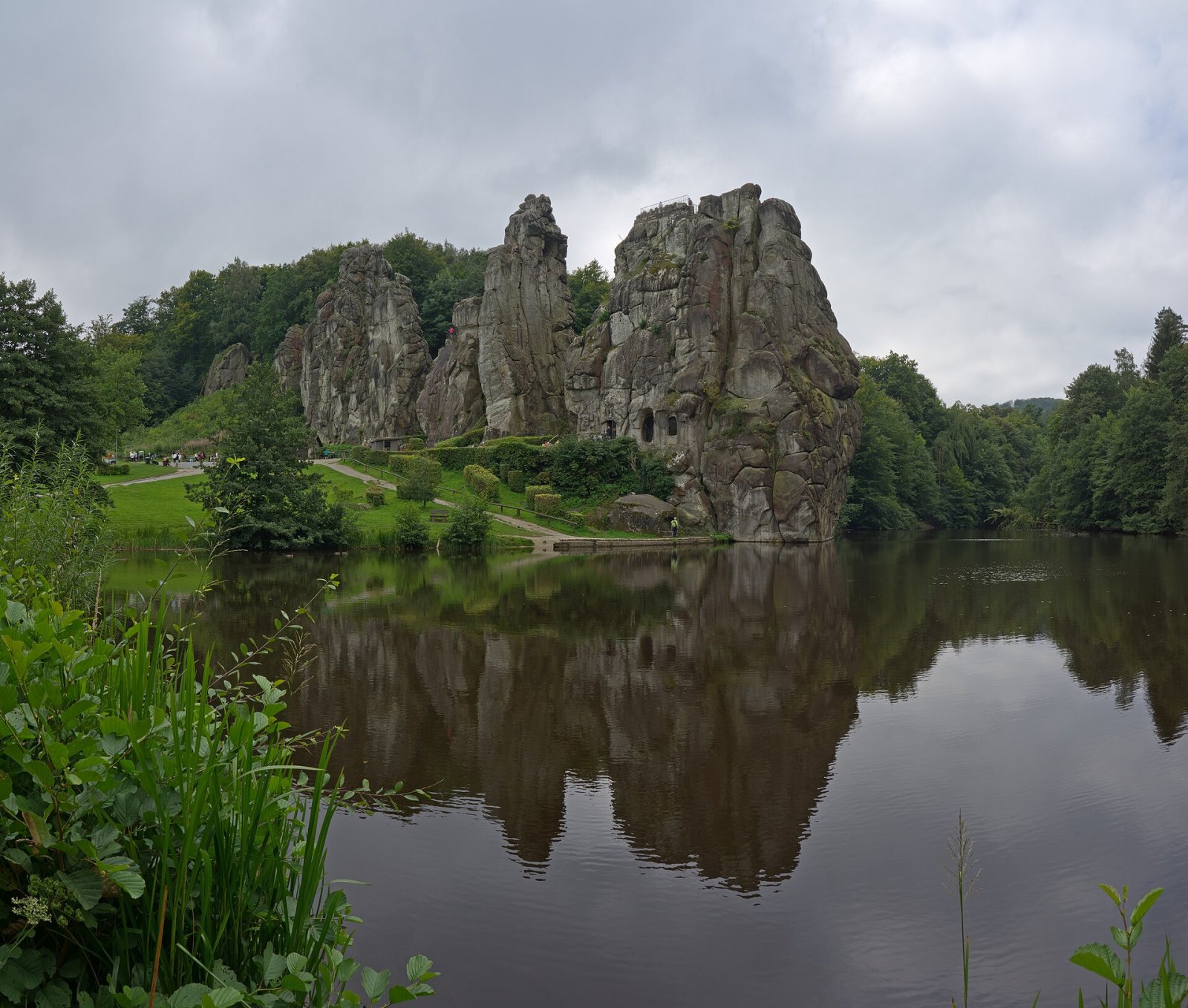 Исследуя Экстернштайне: Путешествие в Историю Германии - Horn-Bad Meinberg | Secret World Trip Planner