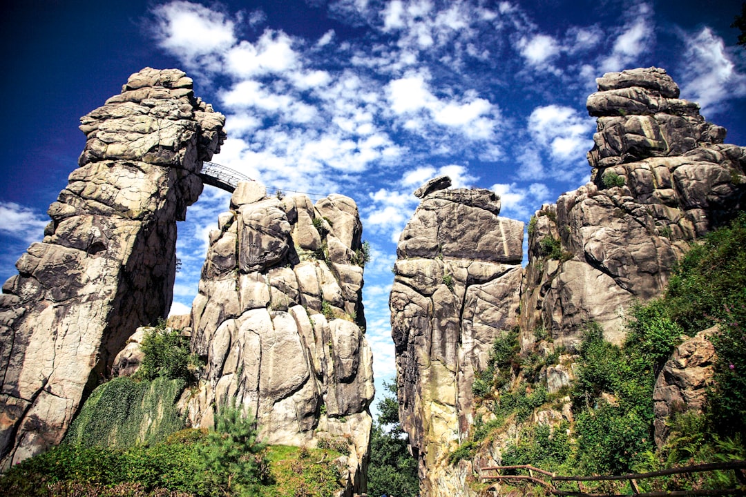 エクステルンシュタインを探る:ドイツの歴史の旅 - Horn-Bad Meinberg | Secret World Trip Planner