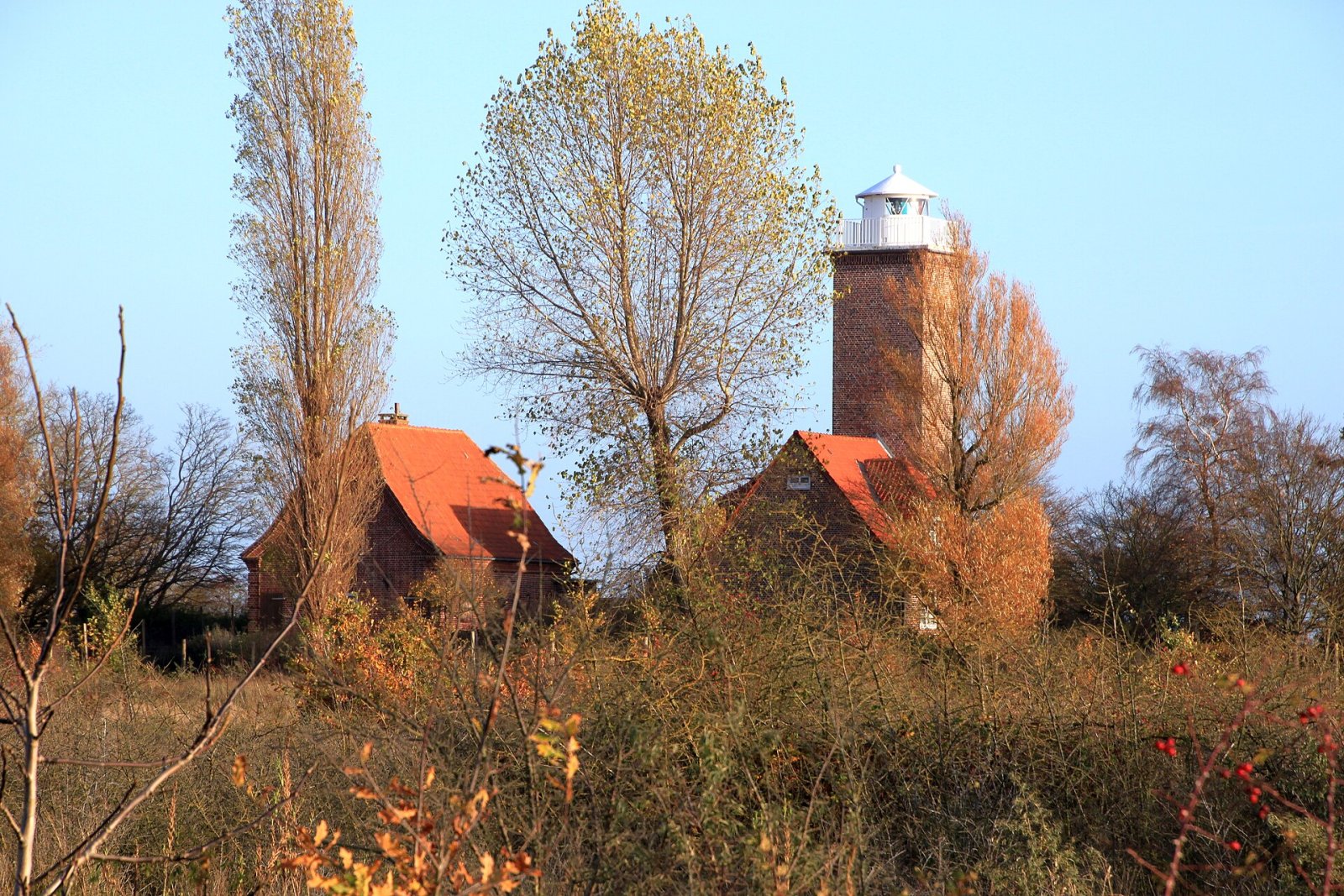 Pelzerhaken Lighthouse: Un Faro di Storia e Bellezza - Neustadt in Holstein | Secret World Trip Planner