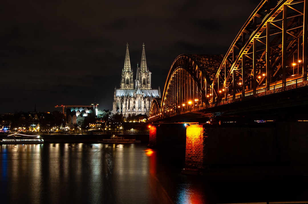 A Catedral de Colônia: Uma Obra-Prima de História e Arquitetura - Köln | Secret World Trip Planner