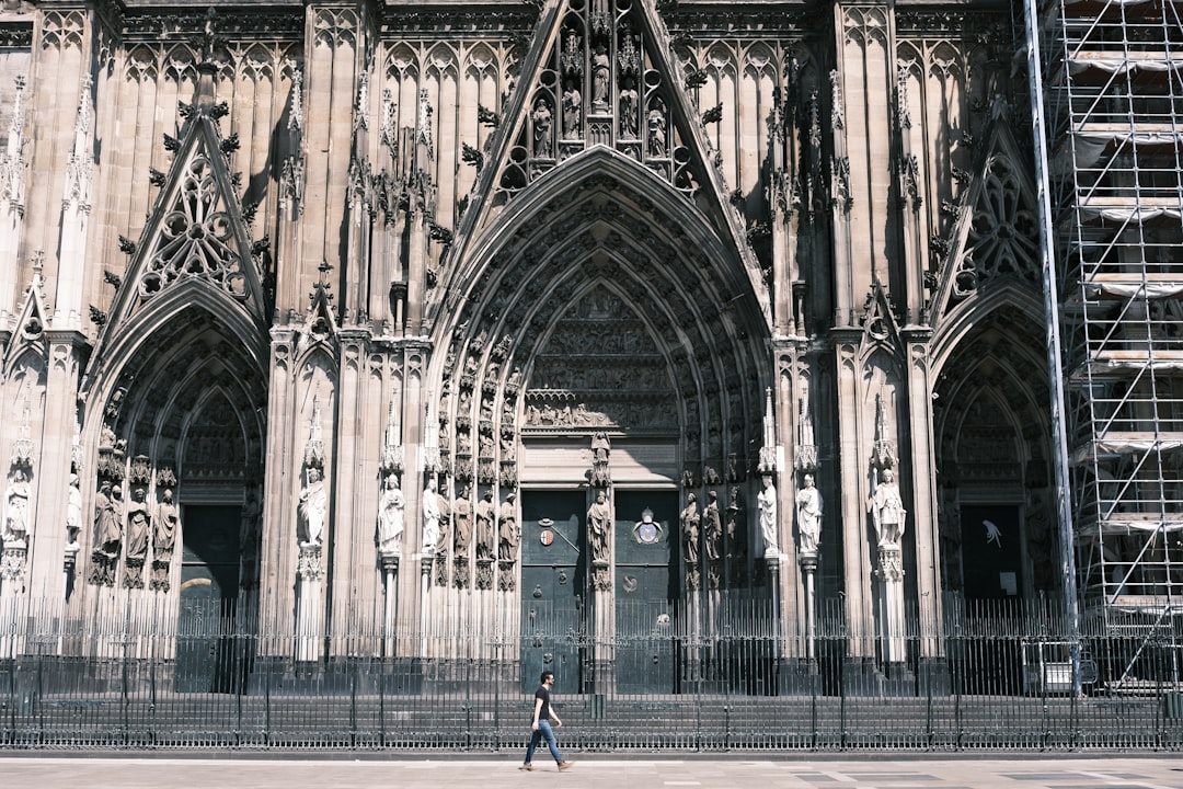 科隆大教堂:历史与建筑的杰作 - Köln | Secret World Trip Planner