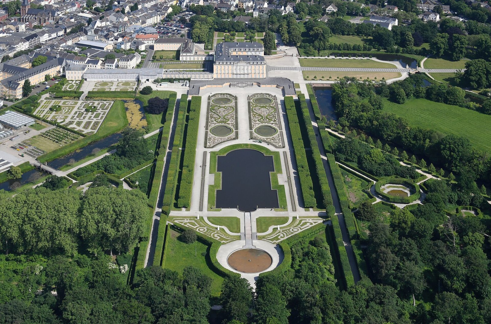 Откройте для себя Schloss Augustusburg: барочный шедевр в Бруле - Brühl | Secret World Trip Planner