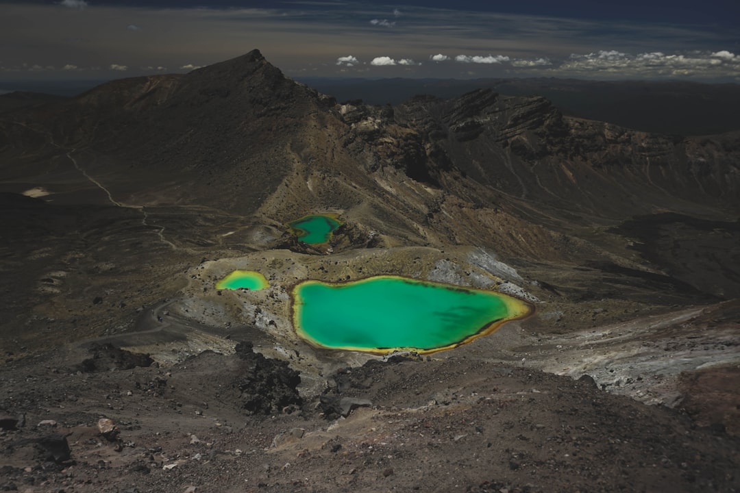 Descubre el Tongariro Alpine Crossing: Un Trekking Único - Tongariro Alpine Crossing | Secret World Trip Planner