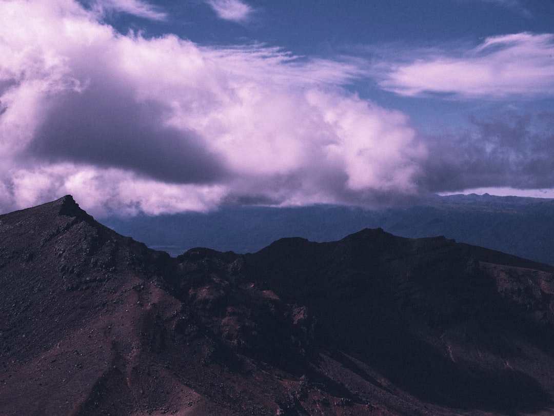 Descubra o Tongariro Alpine Crossing: Uma Trilha Única - Tongariro Alpine Crossing | Secret World Trip Planner