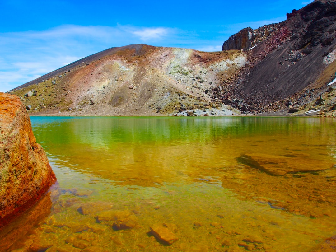 トンガリロ・アルパイン・クロッシング:ニュージーランドのユニークなトレッキング - Tongariro Alpine Crossing | Secret World Trip Planner
