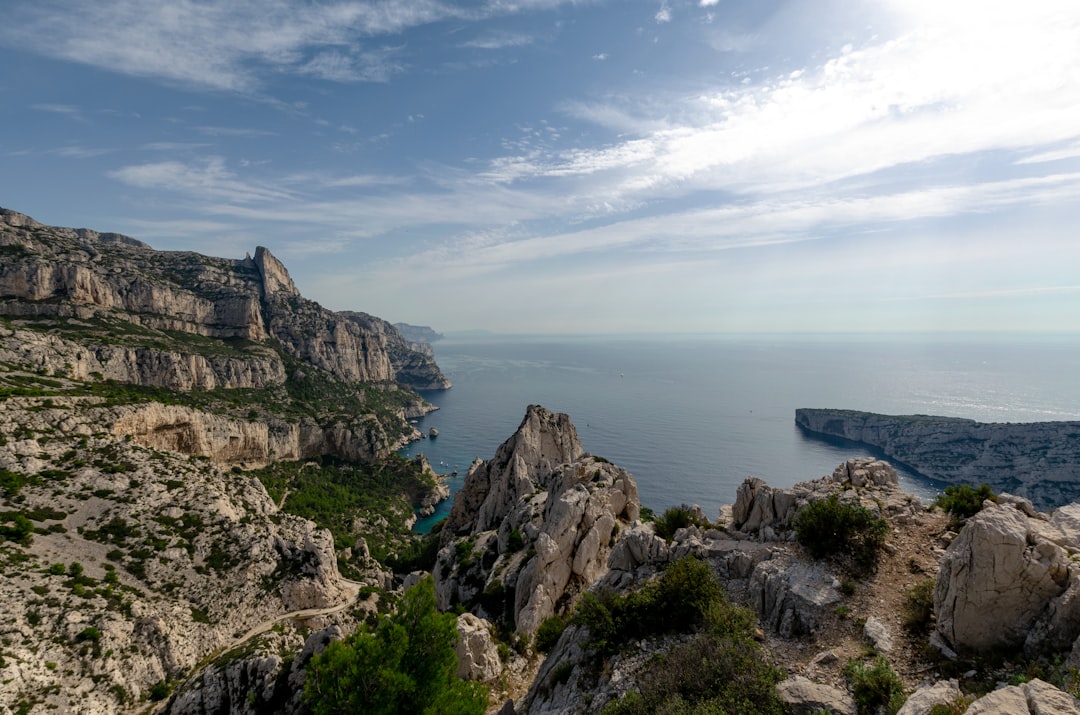 꿈의 길: 마르세유 수지통 만 탐방 - Calanque de Sugiton | Secret World Trip Planner