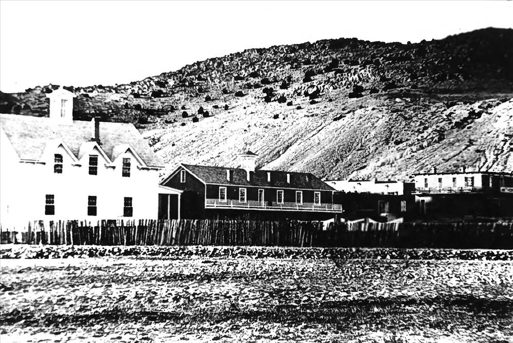 オホ・カリエンテ:ニューメキシコの砂漠の楽園 - Ojo Caliente | Secret World Trip Planner