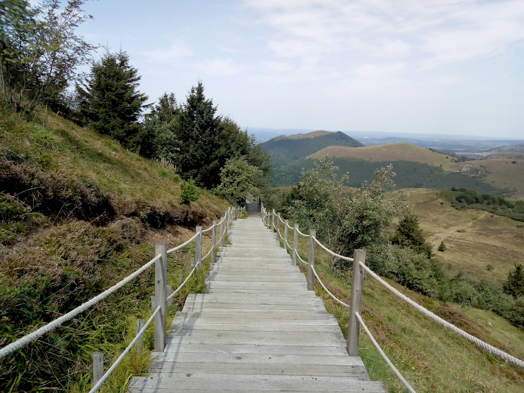 Descubre el Puy de Dôme: una joya natural en Francia - Orcines | Secret World Trip Planner