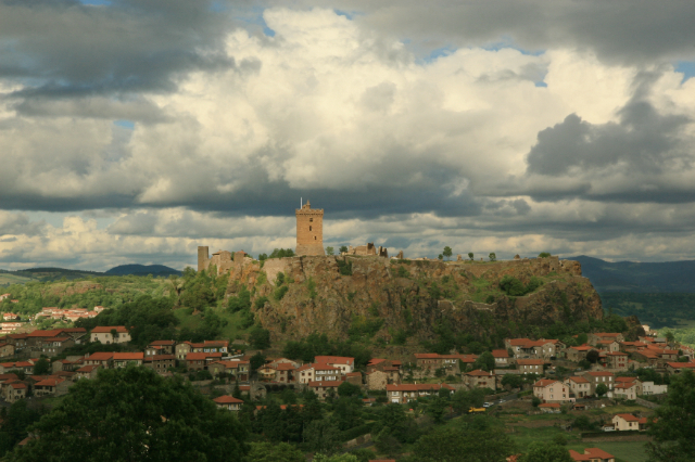 Découvrez le Château de Polignac à Le Puy-en-Velay - Polignac | Secret World Trip Planner