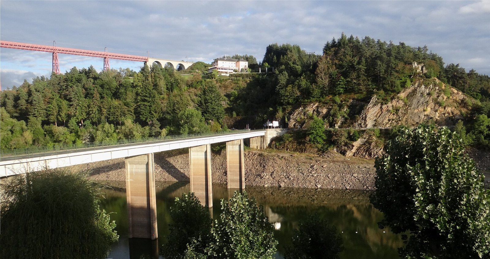Viaduc de Garabit: a masterpiece of engineering in France - Les Ternes | Secret World Trip Planner