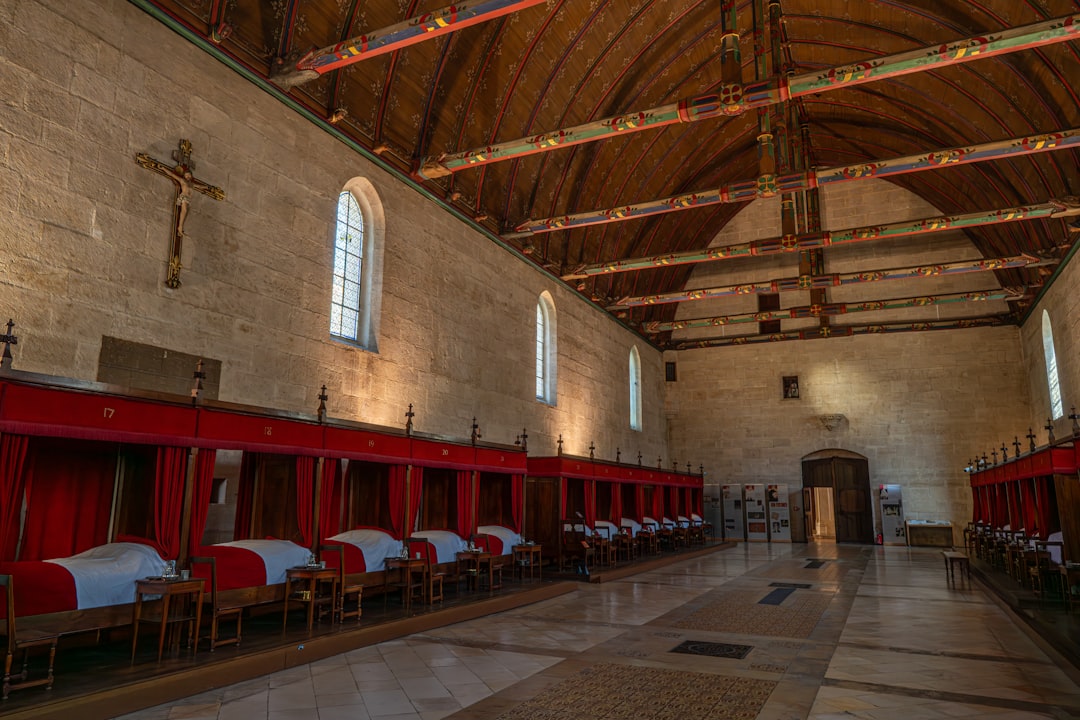 Entdecken Sie die Hospices de Beaune: ein Juwel der Bourgogne - Beaune | Secret World Trip Planner
