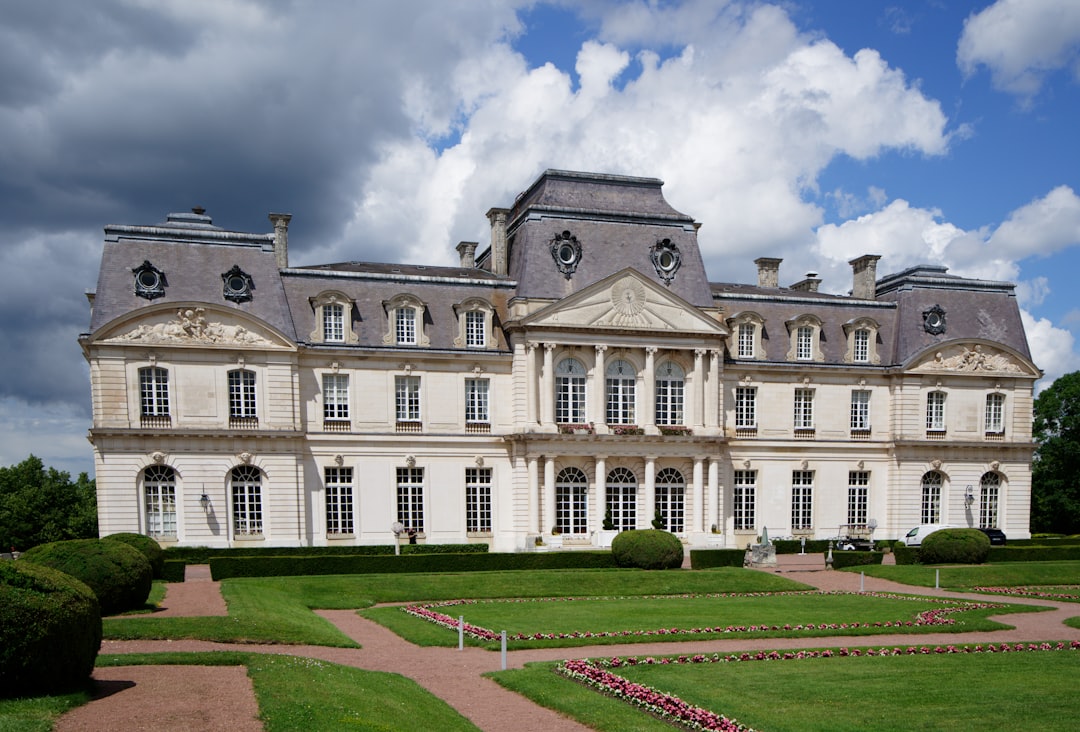 Descubre los Hospices de Beaune: una joya de Borgoña - Beaune | Secret World Trip Planner