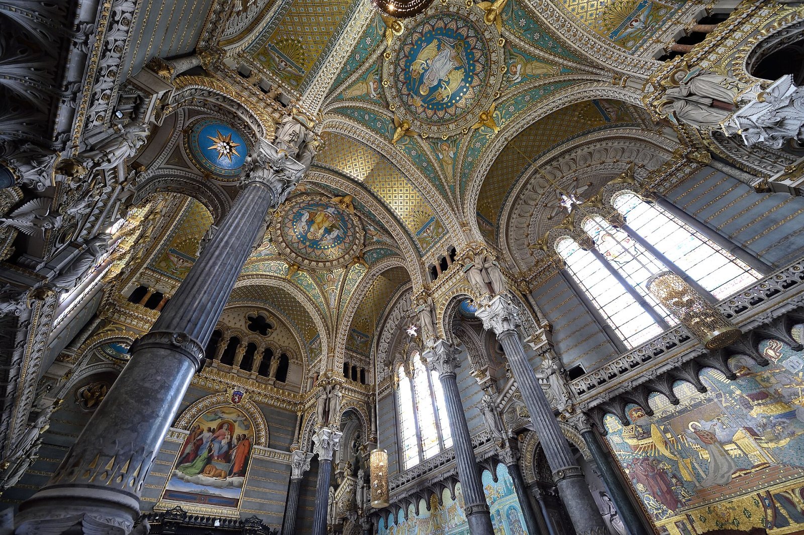 Scopri la Basilique de Fourvière: un gioiello di Lyon - Lyon | Secret World Trip Planner