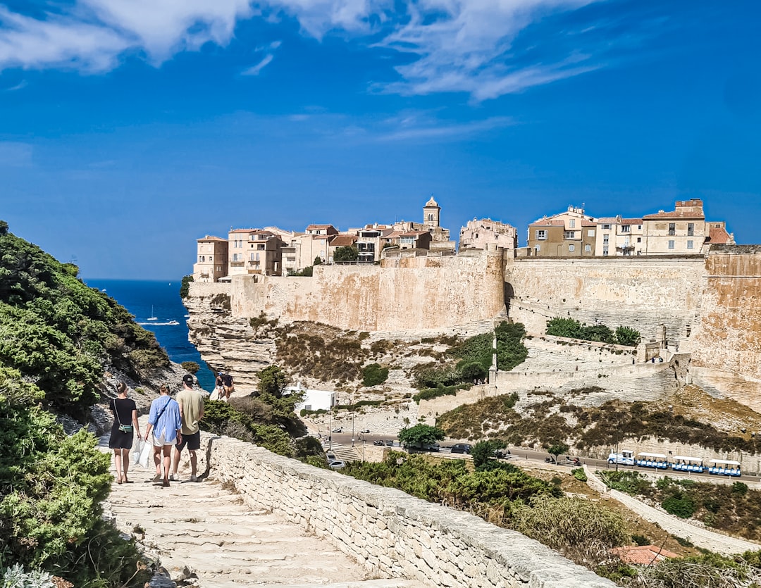Bonifacio entdecken: die Perle Korsikas zwischen Geschichte und natürlicher Schönheit - Bonifacio | Secret World Trip Planner