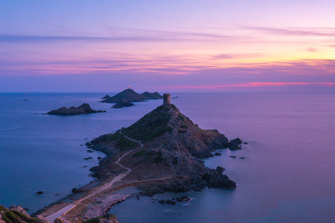 아작시오의 투르 드 라 파라타: 역사와 문화 - Ajaccio | Secret World Trip Planner