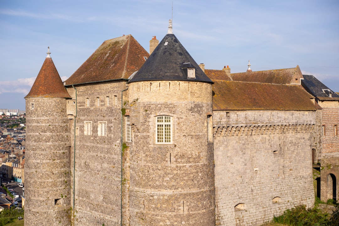 Откройте для себя Château Fort de Sedan: жемчужина французской истории - Sedan | Secret World Trip Planner