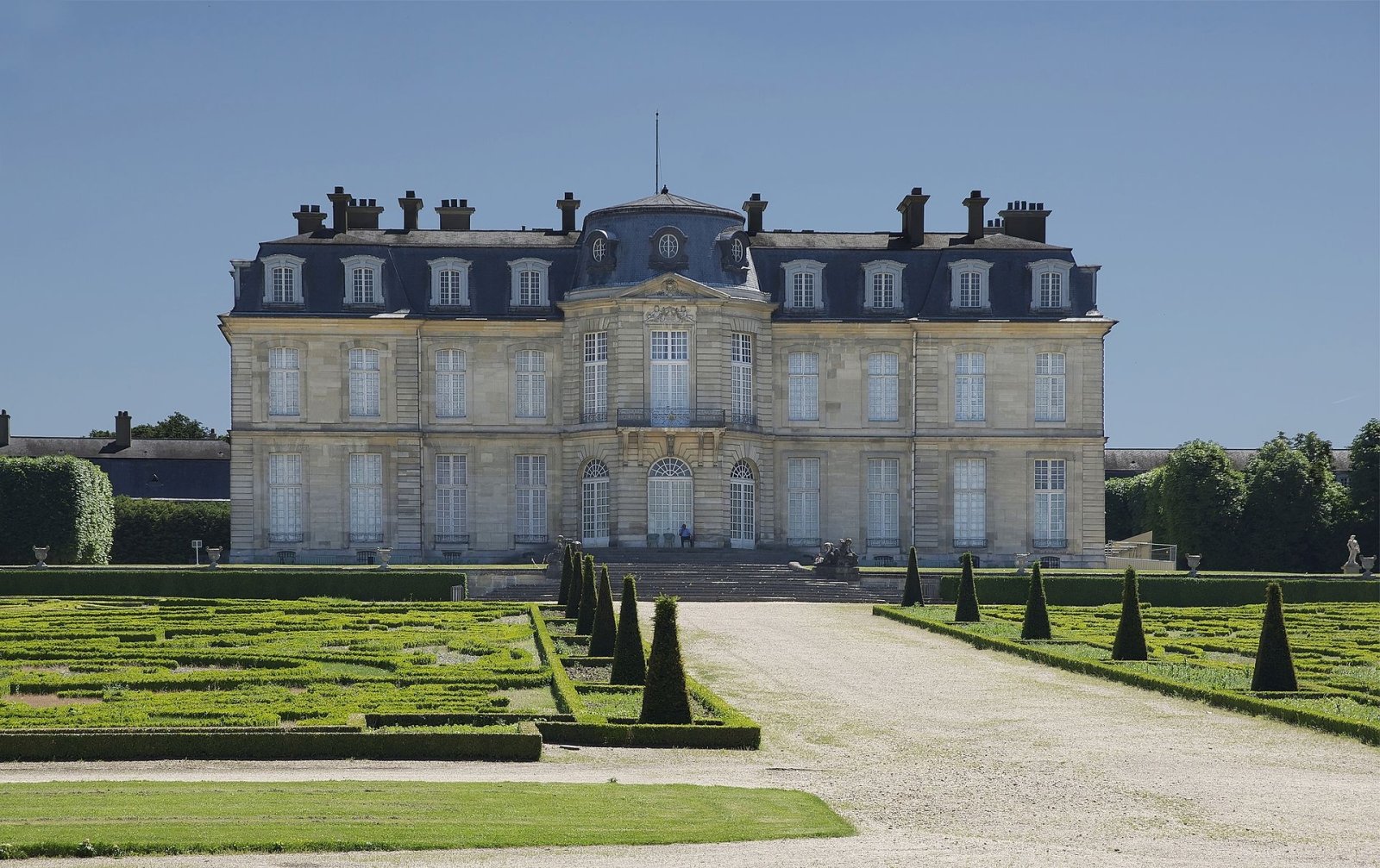 Discover the Charm of Château de Champs-sur-Marne - Champs-sur-Marne | Secret World Trip Planner