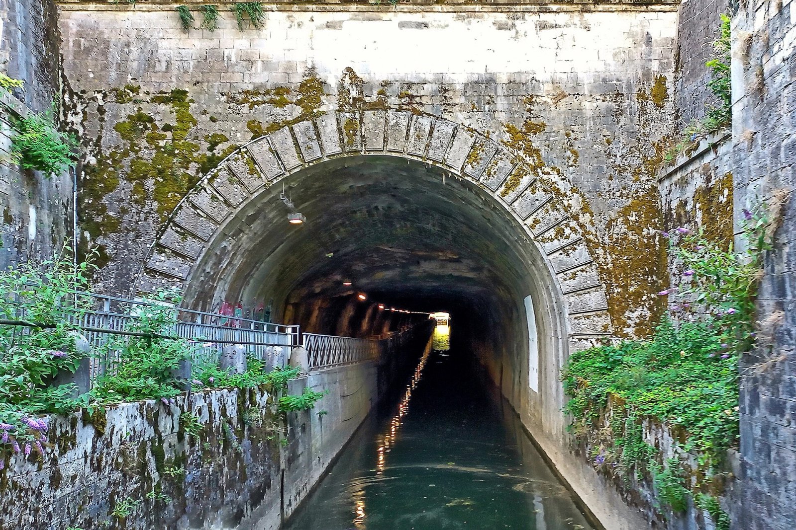 Descubre la Ciudadela de Besançon: Historia y Belleza - Besançon | Secret World Trip Planner