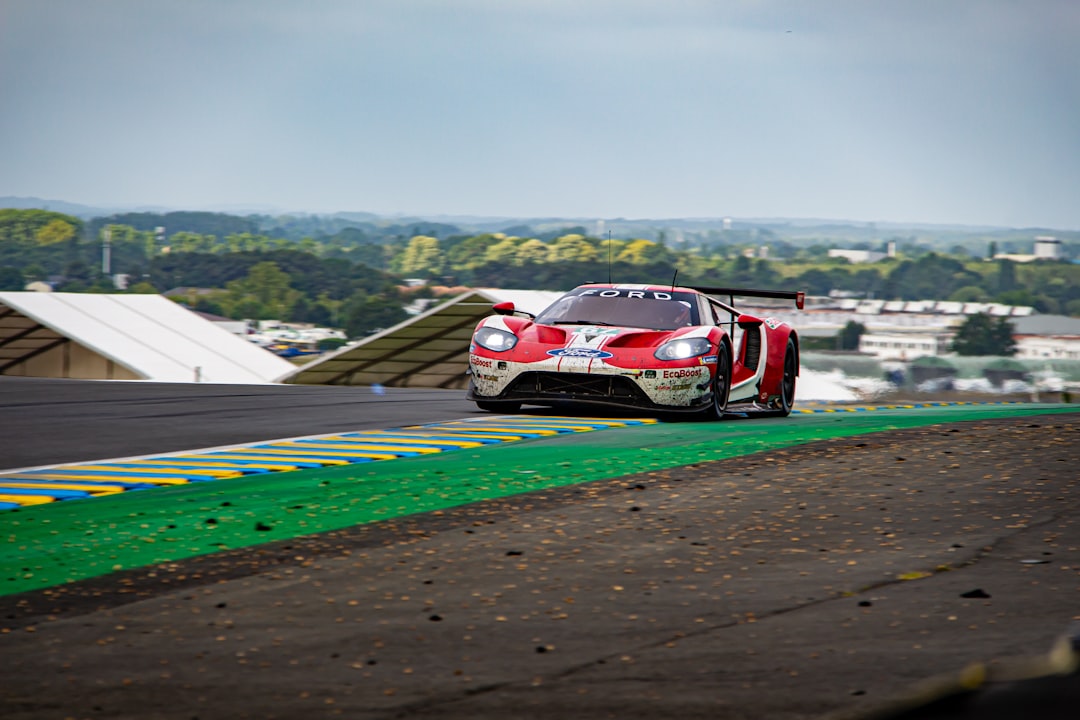 Circuito de la Sarthe: la emoción de la carrera en Le Mans - Le Mans | Secret World Trip Planner