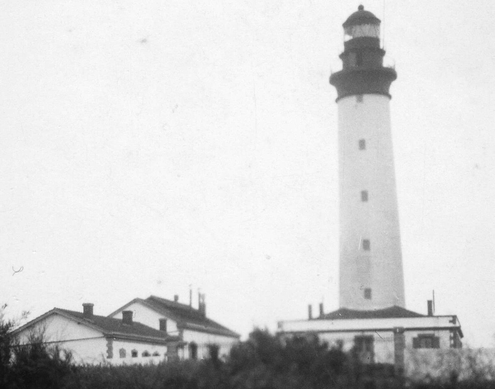 Esplora il Faro dell'Île d'Yeu: un gioiello della Francia - Marçais | Secret World Trip Planner