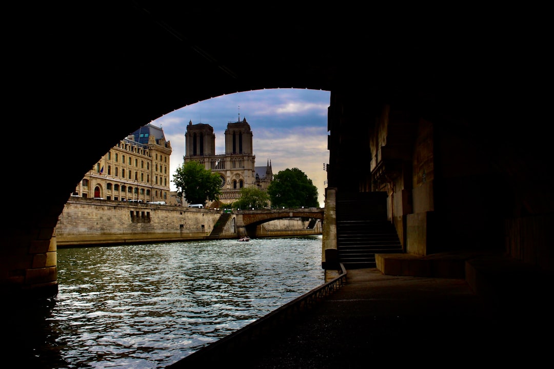 Descubra Notre-Dame de Paris: uma obra-prima da arquitetura gótica - Paris | Secret World Trip Planner