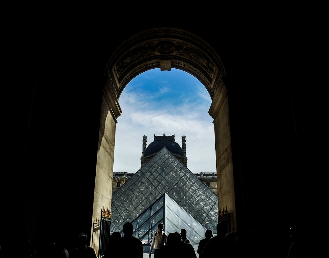 Открытие музея Лувр: путешествие в искусство и историю - Paris | Secret World Trip Planner