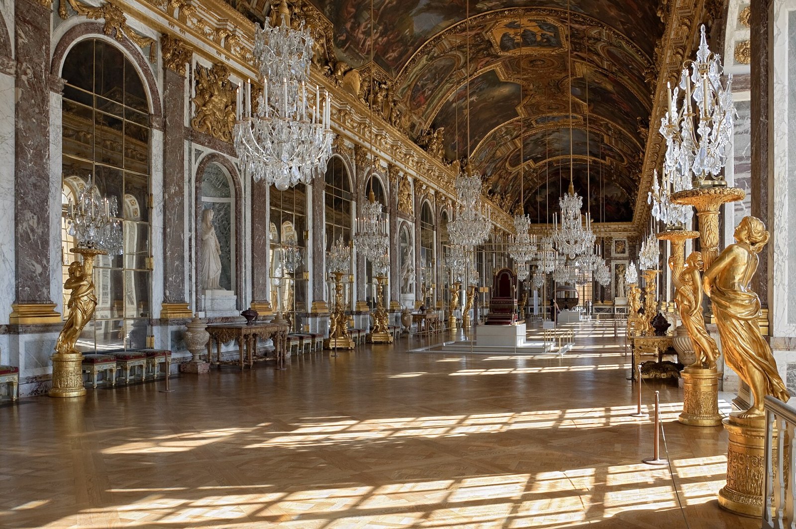 Scopri il Palazzo di Versailles: Storia e Bellezza senza Tempo - Versailles | Secret World Trip Planner