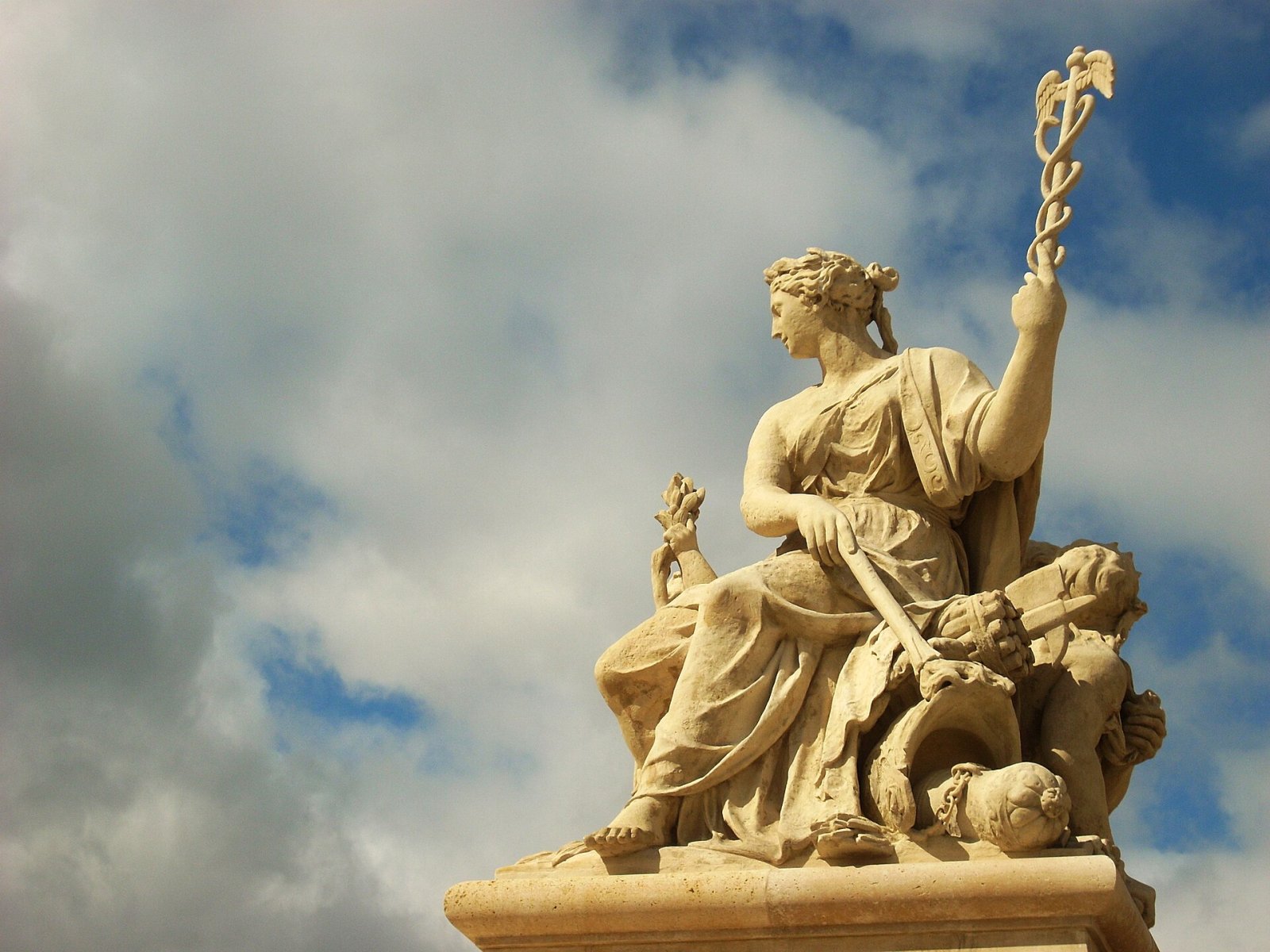 Descubre el Palacio de Versalles: Historia y Belleza Atemporal - Versailles | Secret World Trip Planner