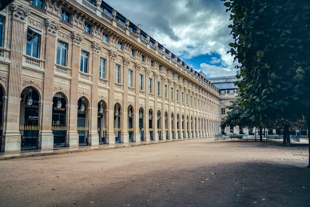 Пале-Рояль: История и Красота в Сердце Парижа - Paris | Secret World Trip Planner