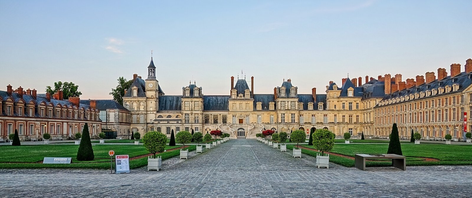 Откройте для себя Шато Фонтенбло: История и Красота - Fontainebleau | Secret World Trip Planner
