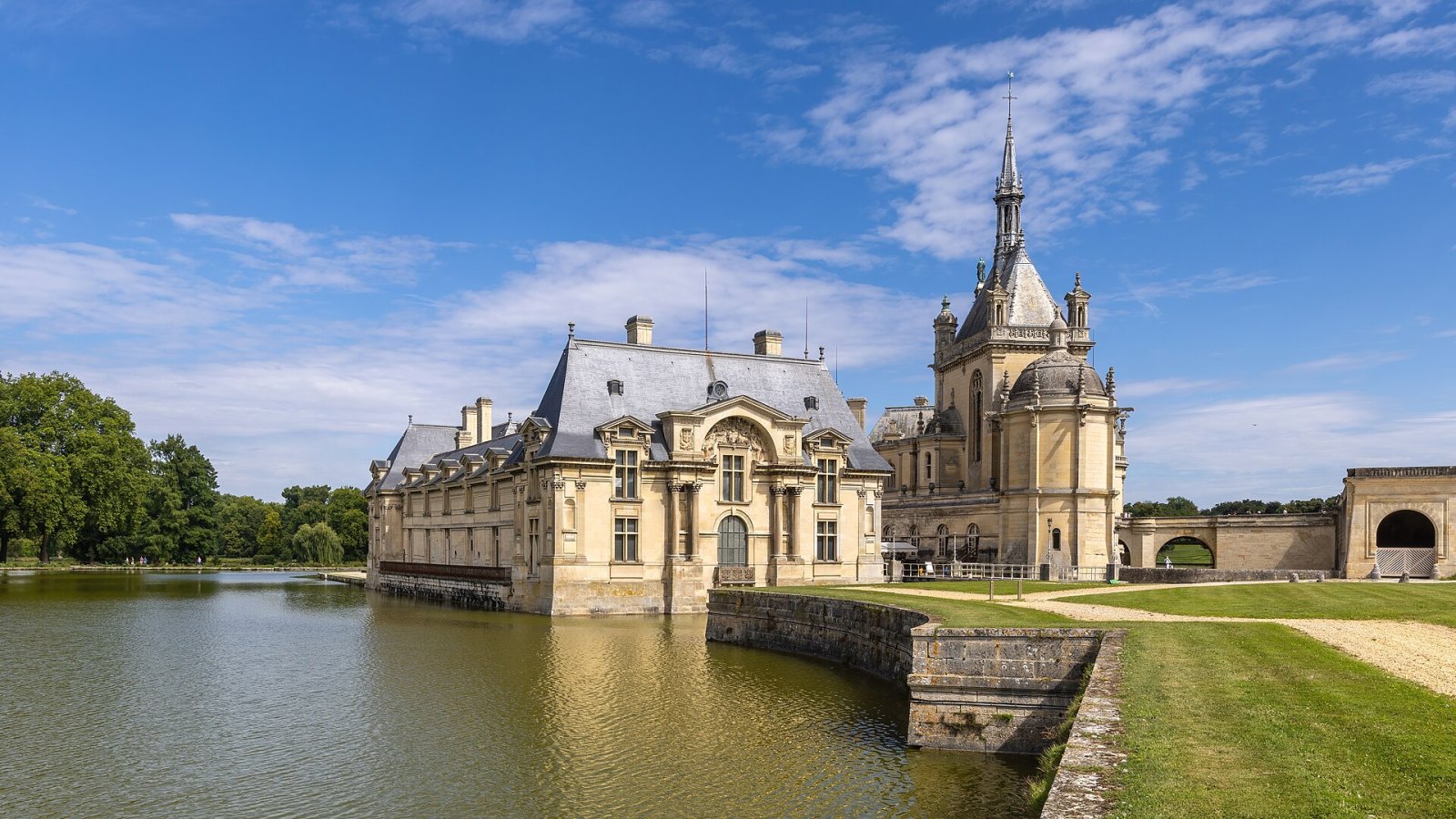 Château de Chantilly: A Jewel of French History - Chantilly | Secret World Trip Planner