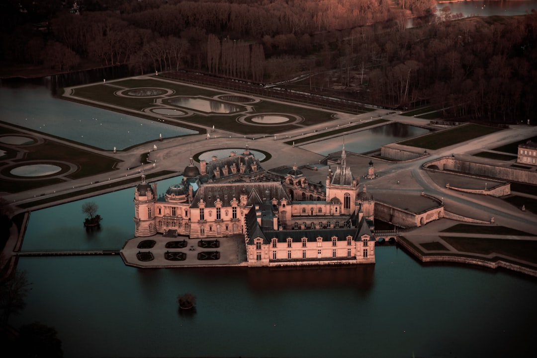 Château de Chantilly: uma joia da história francesa - Chantilly | Secret World Trip Planner